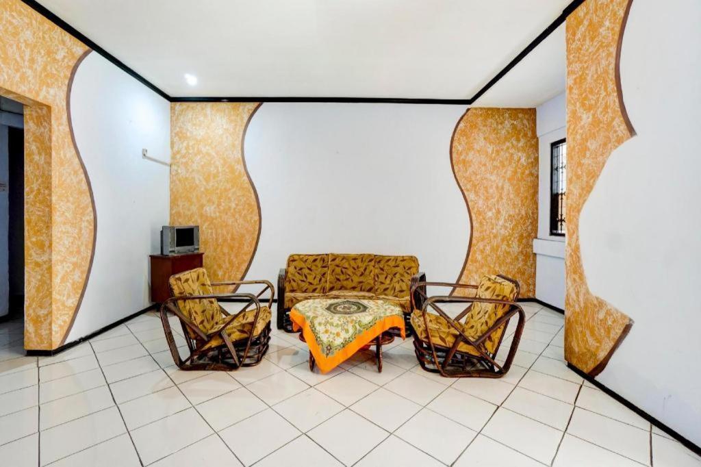 Oyo 3956 Hotel Palem 2 Syariah Malang Ngoại thất bức ảnh