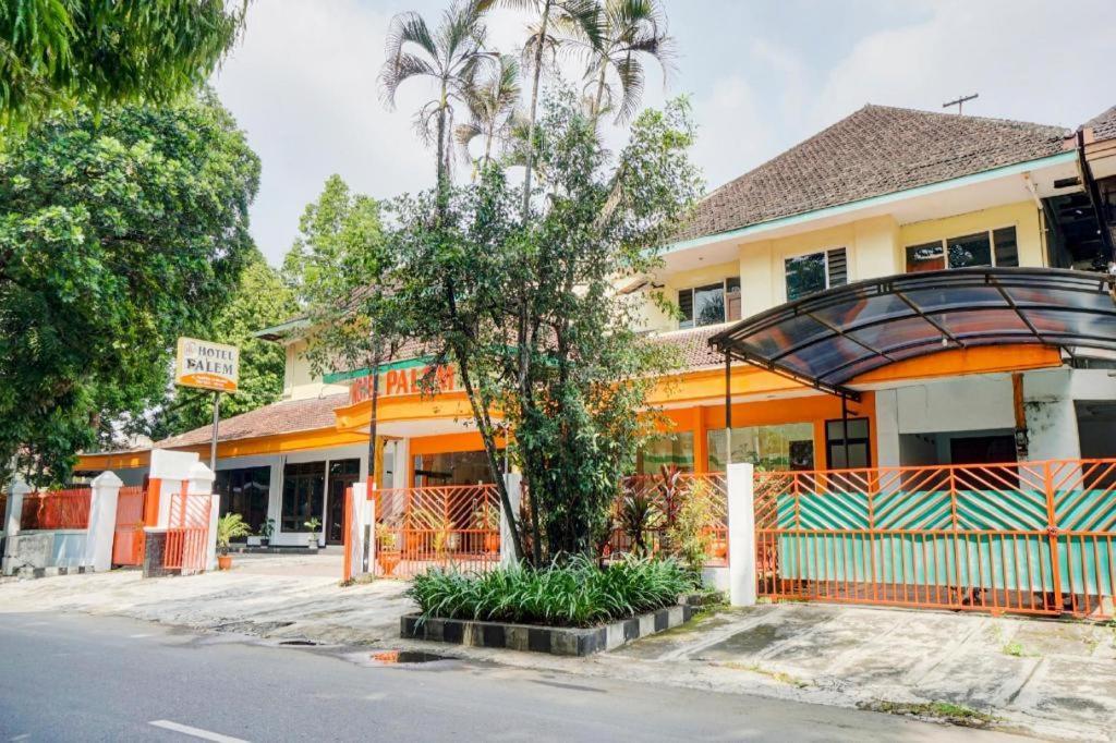Oyo 3956 Hotel Palem 2 Syariah Malang Ngoại thất bức ảnh